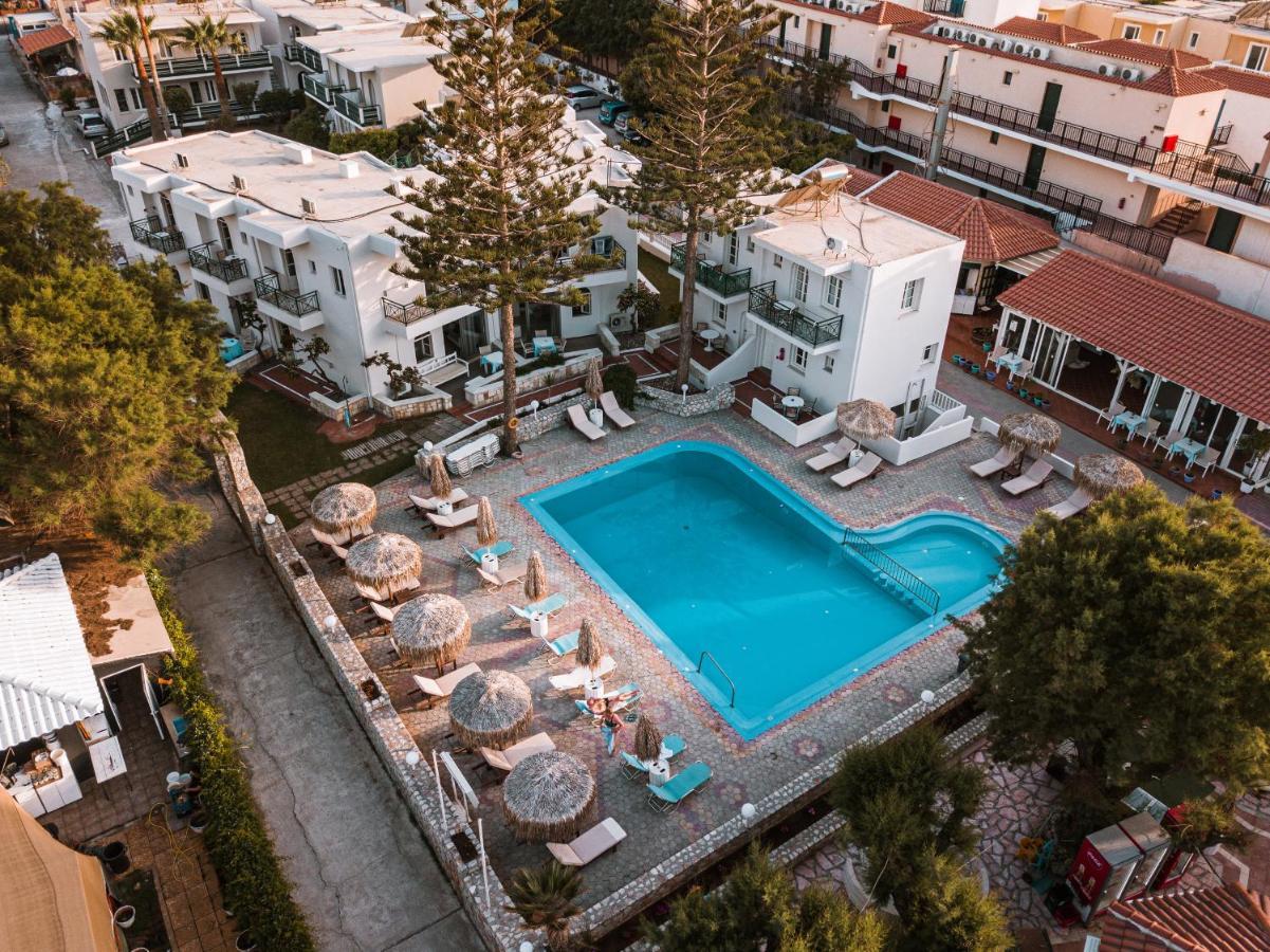 Troulakis Beach Hotel Agia Marina Dış mekan fotoğraf